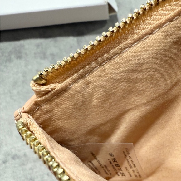 Chloe Pouch Authentic - Picture 5 of 8